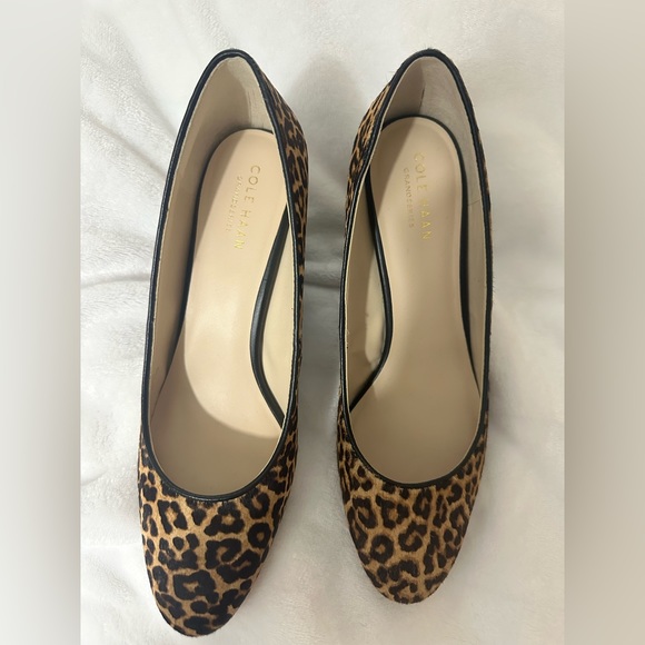 ☃️🏷️ Cole Haan Marit Wedge Pump Size 9.5 Leopard Print Calf Hair EUC - Like New! - Picture 2 of 7